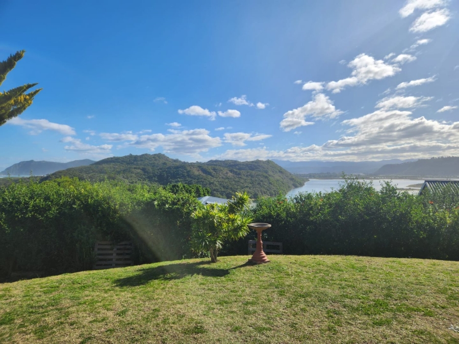 To Let 4 Bedroom Property for Rent in Sedgehill Western Cape